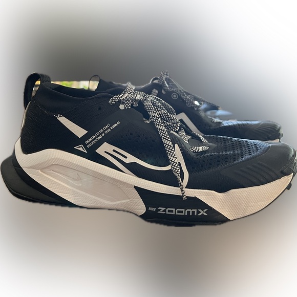 Nike ZoomX Zegama Trail Women’s Size 9 B ~ worn once - Picture 3 of 16